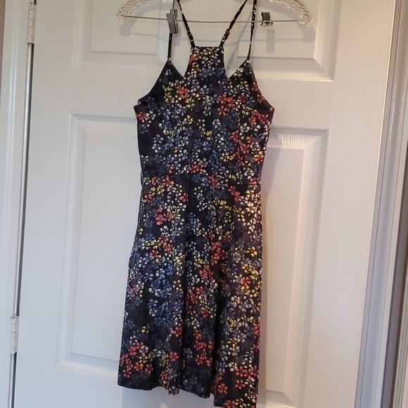 Banana Republic Floral dress - Picture 2 of 3